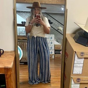 Wide leg pants
